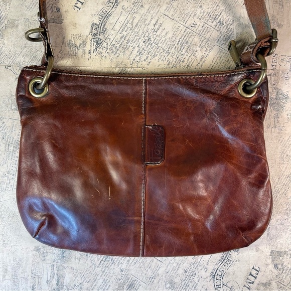Fossil leather crossbody bag with decorative stitches - Picture 4 of 14